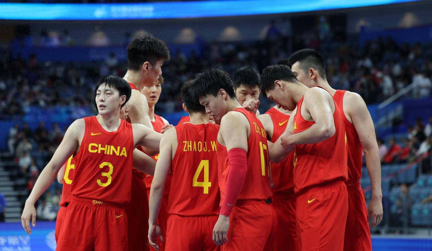 篮球比赛中中国队强大韧性夺胜 篮球比赛中中国队强大韧性夺胜