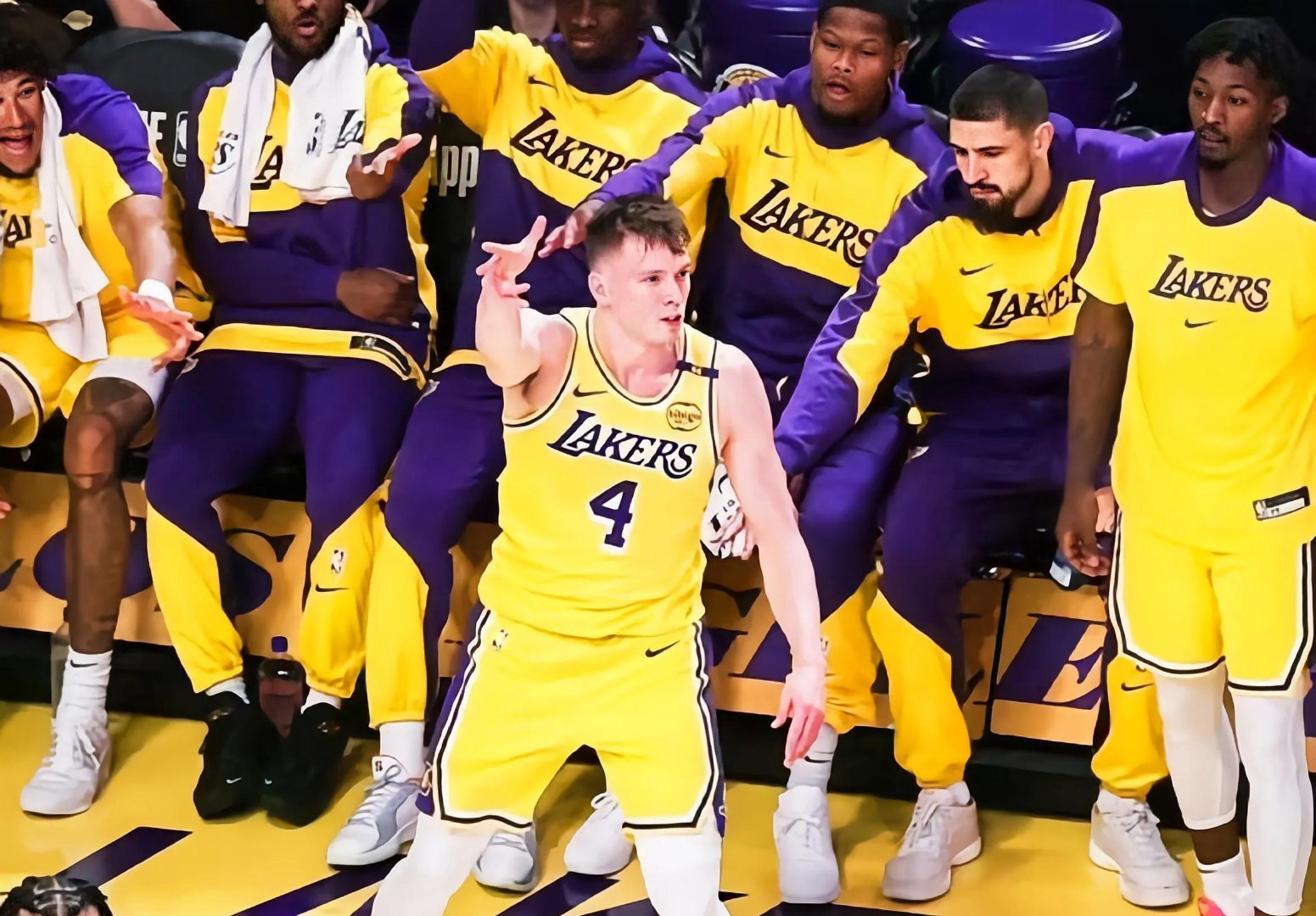 火箭再负湖人，遭遇六连败的简单介绍