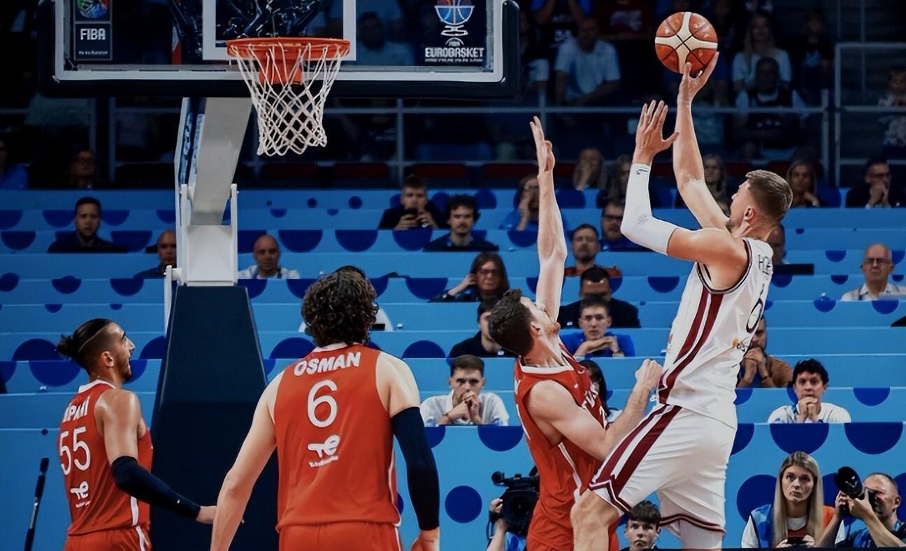 拉脱维亚队坚守主场，欧洲杯资格晋级尚未明朗的简单介绍